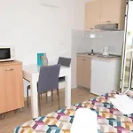 Apartments Beach アパート マカルスカ