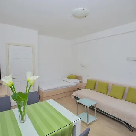 Apartments Beach Apartment Makarska