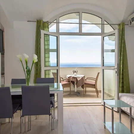 Apartments Beach * Makarska