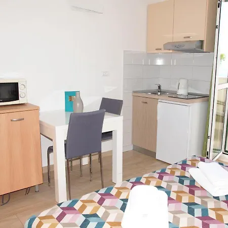Apartments Beach Apartment Makarska