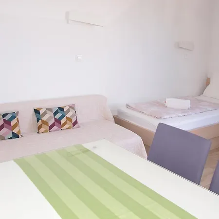 Apartments Beach * Makarska