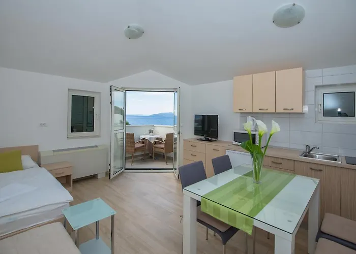 Apartments Beach * Makarska