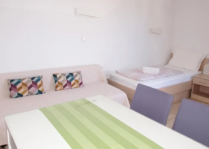 Apartments Beach * Makarska