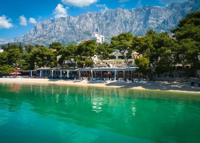 Apartments Beach Макарська