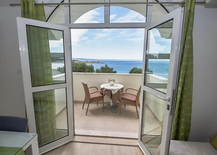 Apartments Beach Апартаменти Макарська